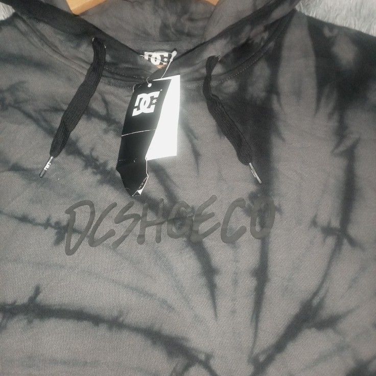DC tai dye hoodie jacket (Category: Activewear) located in Cebu City. Submitted by sukitriftshop474747 (Listing ID 1468709659, Image 3). Description: Brandnew with hangtag Excellent condition No issue Size large 23x29 Colorate 10/10 Authentic.
