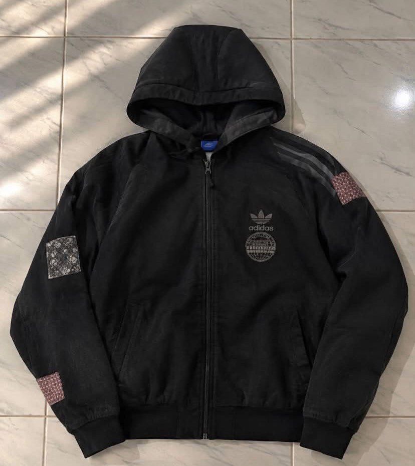 Decluttering jackets (Category: Hoodies) located in Manila. Submitted by dandanace (Listing ID 1468545357, Image 1). Description: Bawas gamit lang po take all nyo na 500.