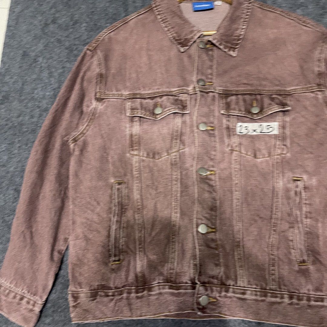 Denim jacket size m to L (Category: Coats, Jackets and Outerwear) located in Butuan. Submitted by cgsayas20083001 (Listing ID 1468620010, Image 3). Description: Fit m to L.