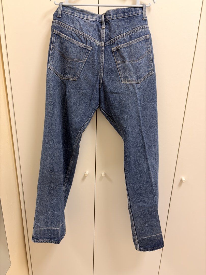 Denim jeans (Category: Jeans) located in Quezon City. Submitted by j.styles (Listing ID 1468676826, Image 2). Description: Length: 39 inches Width: 32 inches.