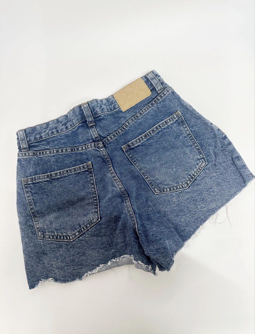 denim shorts (Category: Shorts) located in Taguig. Submitted by shoppiaholic (Listing ID 1468538597, Image 3). Description: .