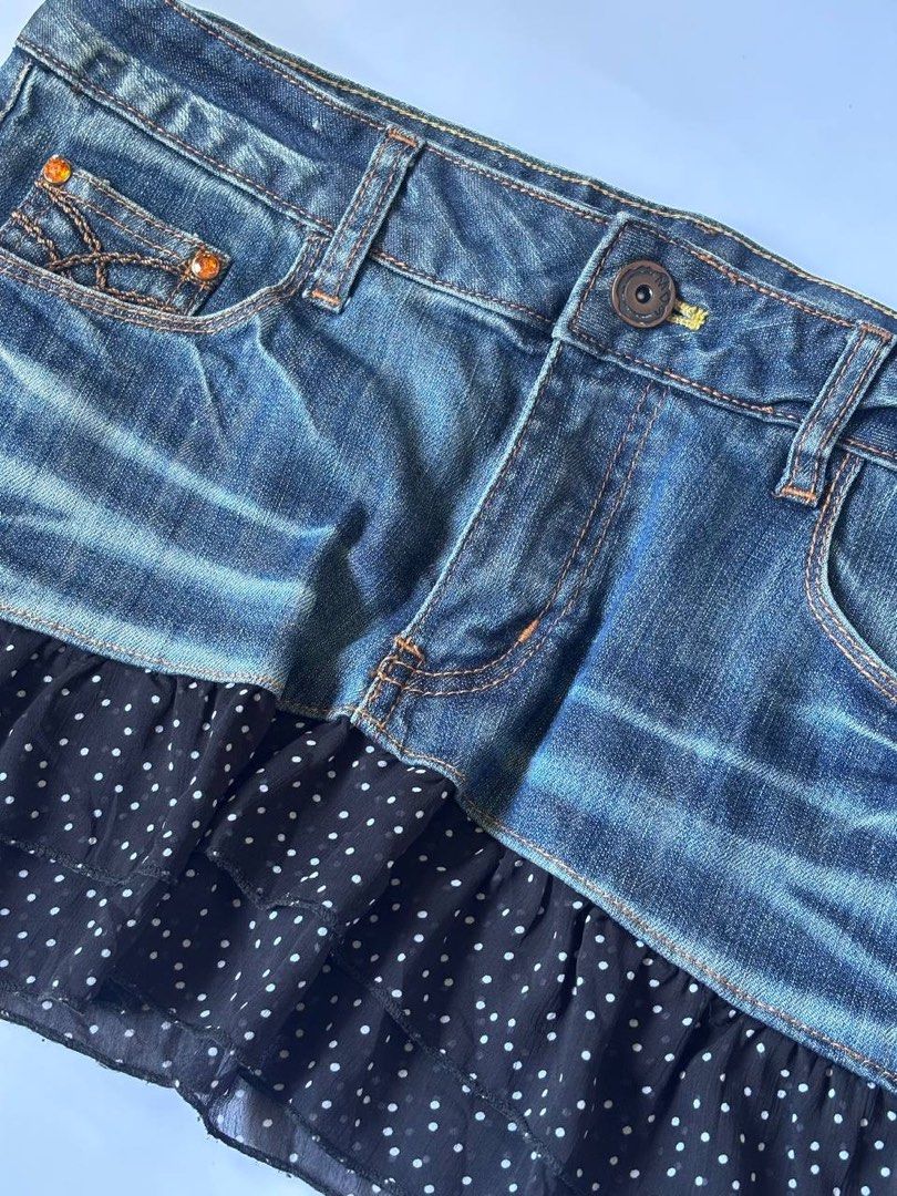 Denim Skirt with Polka Dot Ruffle Hem (Category: Skirts) located in Manila. Submitted by petalfinds_ (Listing ID 1468550633, Image 2). Description: ˚⊱🪷⊰˚ low waist denim skirt with polka ౨ৎ 𝐛𝐫𝐚𝐧𝐝: multi disciplinary design ౨ৎ 𝐬𝐢𝐳𝐞: 30-31 wl | 11" length 🫧⋆｡˚ 𝐝𝐞𝐭𝐚𝐢𝐥𝐬: GANDA NITOO! 😭🤍 no issue ─── ⋆⋅☆⋅⋆ ── 「 ✦ 𝐍𝐎 𝐂𝐎𝐃𝐄, 𝐈𝐍𝐕𝐀𝐋𝐈𝐃 𝐌𝐈𝐍𝐄 ✦ 」 𝓹𝓻𝓲𝓬𝓮: 179 𝓬𝓸𝓭𝓮: western.