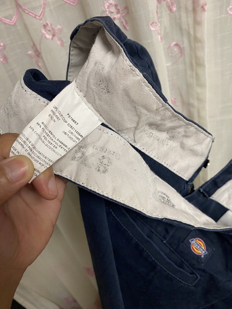 Dickies 874 Pants (Category: Chinos) located in Cabuyao City. Submitted by ukaythriftshirt (Listing ID 1468629764, Image 3). Description: Dickies 874 Pants Navy blue Excellent Condition Waist 40 Length 39 Color rate 9/10 No hard Issue need wash only - 650.