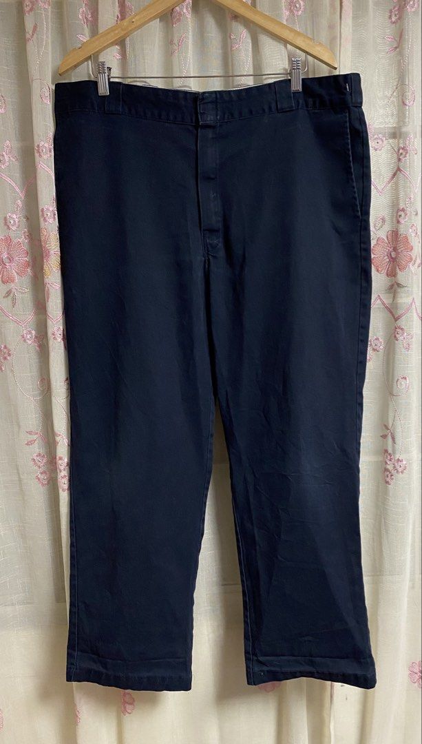 Dickies 874 Pants (Category: Chinos) located in Cabuyao City. Submitted by ukaythriftshirt (Listing ID 1468629764, Image 1). Description: Dickies 874 Pants Navy blue Excellent Condition Waist 40 Length 39 Color rate 9/10 No hard Issue need wash only - 650.