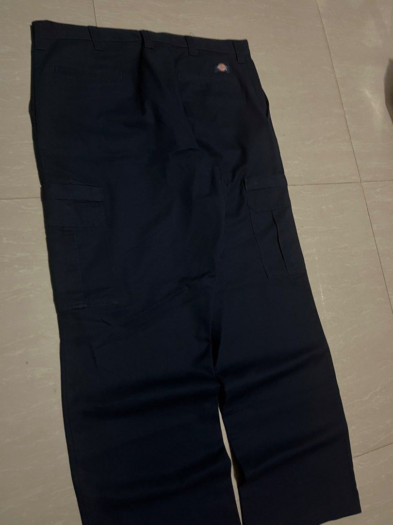 DICKIES CARGO PANTS (Category: Chinos) located in Manila. Submitted by thrift2lifestyle (Listing ID 1468618055, Image 3). Description: DICKIES CARGO PANTS EXCELLENT CONDITION ASNEW CRISPY W38 L42 T14 L.O10 NO ISSUE 850.