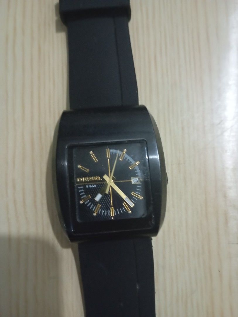 Diesel (Category: Men's Watches) located in Las Pinas. Submitted by quick_deals_great_finds2 (Listing ID 1468617345, Image 3). Description: Original good working condition Quartz with battery Big size.