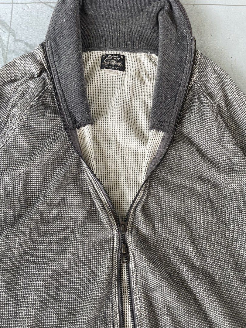 Diesele waffle knit fullzip (Category: Coats, Jackets and Outerwear) located in New Bataan. Submitted by rebisa.404 (Listing ID 1468529766, Image 2). Description: Diesele waffle knit fullzip M on tag 21x28.5 Need wash No issue Condition and CR 9/10.