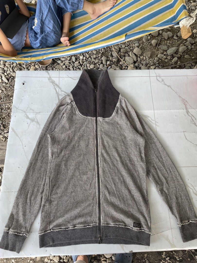 Diesele waffle knit fullzip (Category: Coats, Jackets and Outerwear) located in New Bataan. Submitted by rebisa.404 (Listing ID 1468529766, Image 1). Description: Diesele waffle knit fullzip M on tag 21x28.5 Need wash No issue Condition and CR 9/10.