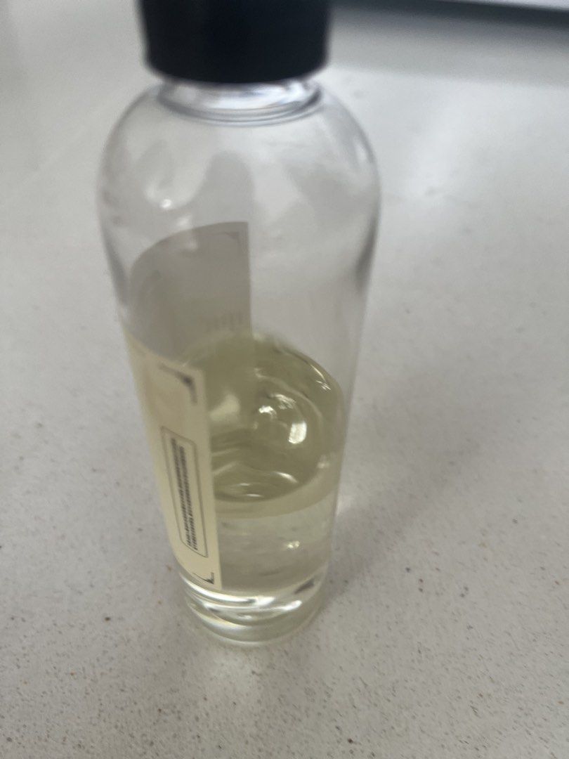 Diffuser essential oil (Category: Bathroom & Kitchen Fixtures) located in Singapore. Submitted by instocks_shop (Listing ID 1468502847, Image 2). Description: 1/2 bottle left .