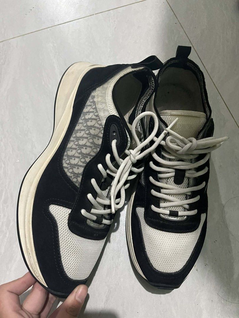Dior (Category: Casual Shoes) located in Manila. Submitted by happybird_6336db (Listing ID 1468501681, Image 1). Description: .