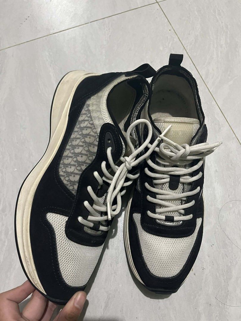 Dior (Category: Casual Shoes) located in Manila. Submitted by happybird_6336db (Listing ID 1468501681, Image 3). Description: .