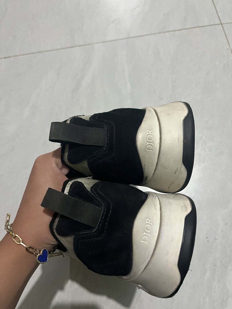 Dior (Category: Casual Shoes) located in Manila. Submitted by happybird_6336db (Listing ID 1468501681, Image 2). Description: .