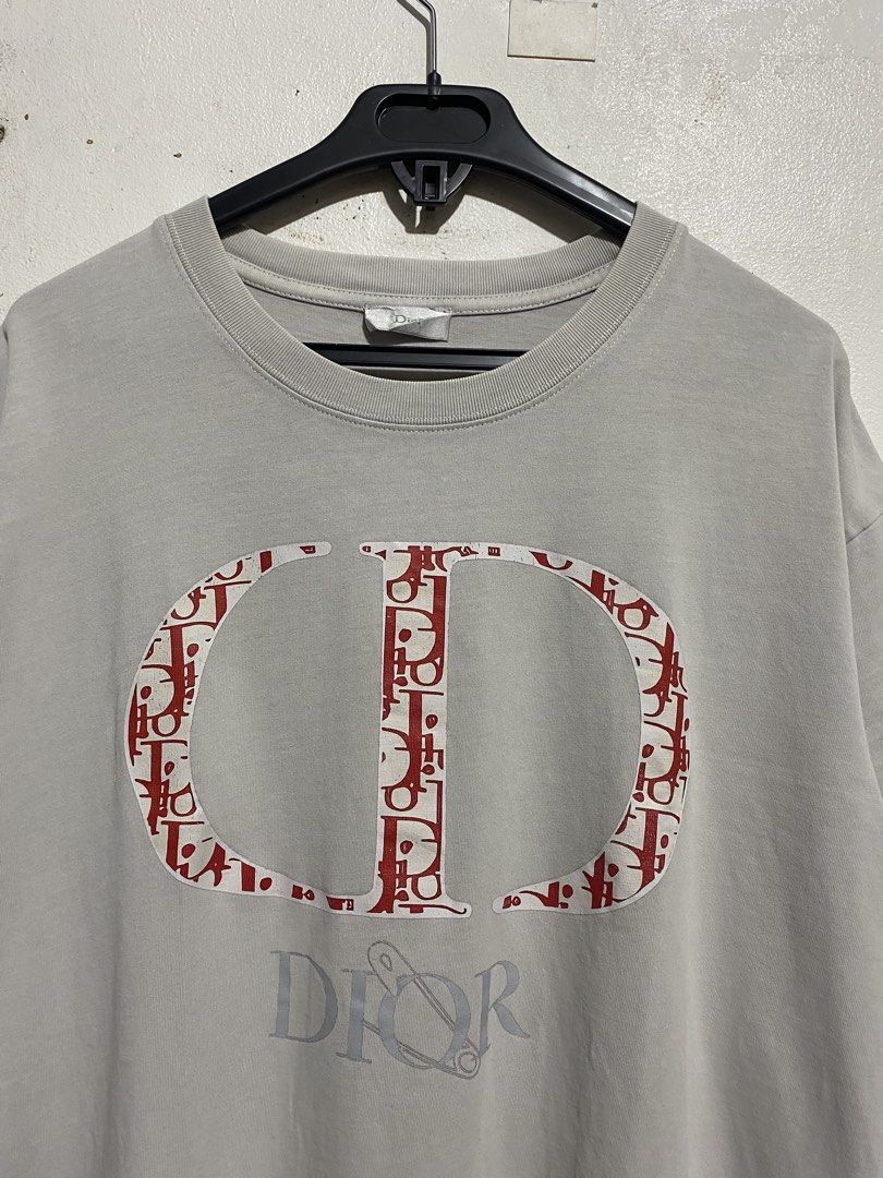 DIOR SHIRT (Category: Tshirts & Polo Shirts ) located in Manila. Submitted by brndn.rgld (Listing ID 1468667051, Image 2). Description: 23.5 Width 28.5 Length Excellent condition Baby hairline not visible Dm ur sure offer only.
