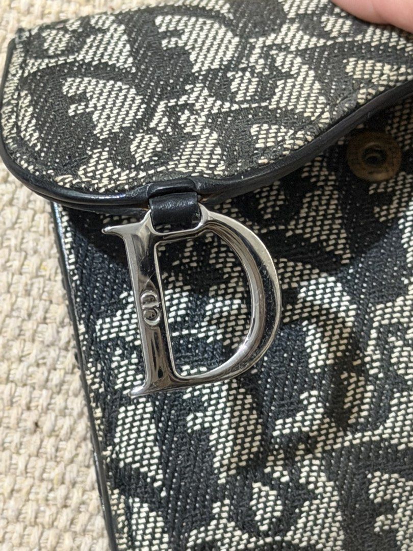 Dior Trotter Wallet (Category: Luxury Bags & Wallets) located in Manila. Submitted by angelconscious (Listing ID 1468689846, Image 2). Description: Very good condition, no issue, good as new, negotiable price.
