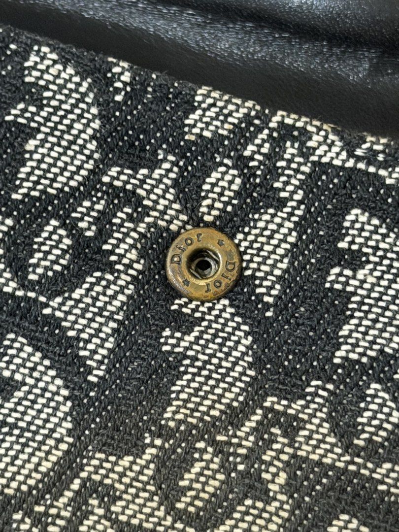 Dior Trotter Wallet (Category: Luxury Bags & Wallets) located in Manila. Submitted by angelconscious (Listing ID 1468689846, Image 3). Description: Very good condition, no issue, good as new, negotiable price.