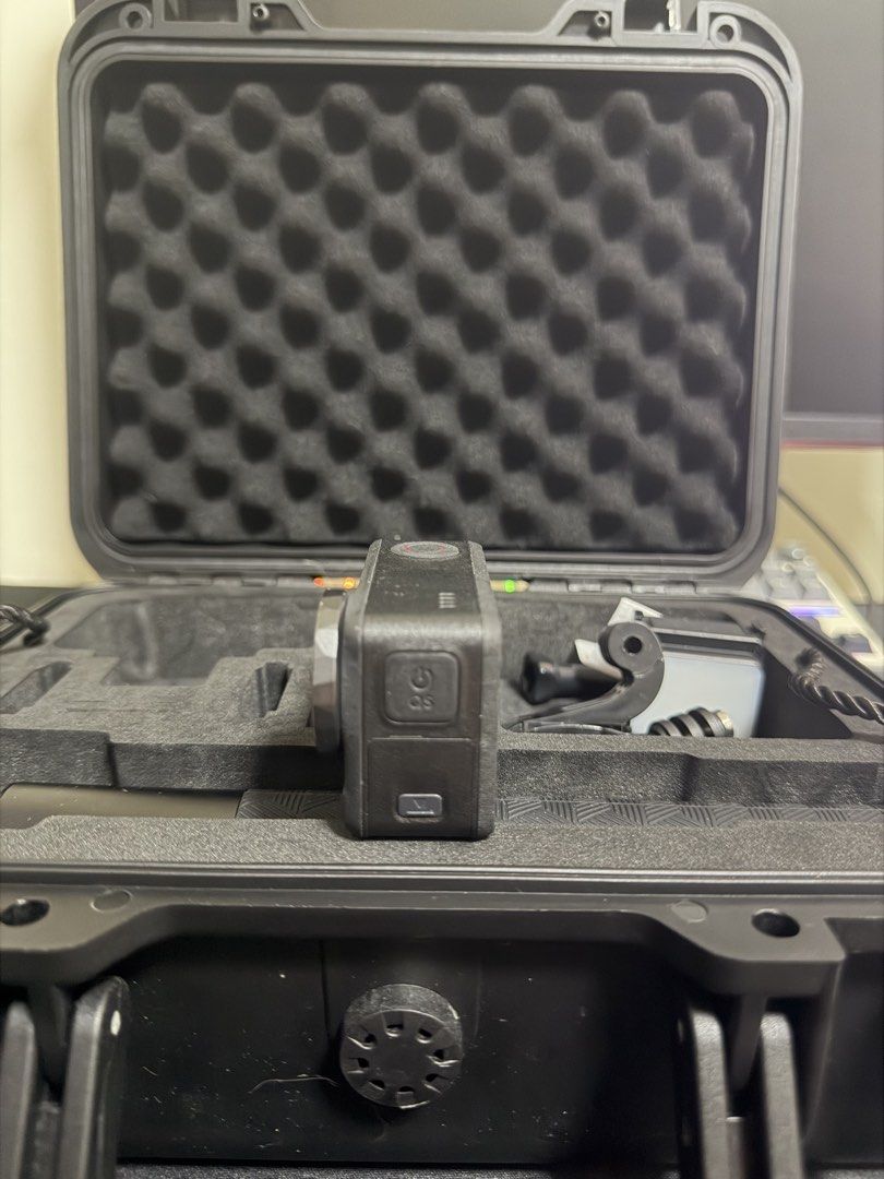 DJI Osmo Action 5 Pro (Category: Cameras) located in Manila. Submitted by beanie6908 (Listing ID 1468661781, Image 2). Description: Item is in Cebu but can Ship Bought Abroad Issue: Small Chip Take all comes with SmallRig ND Filter RFS: Switching to Nano.