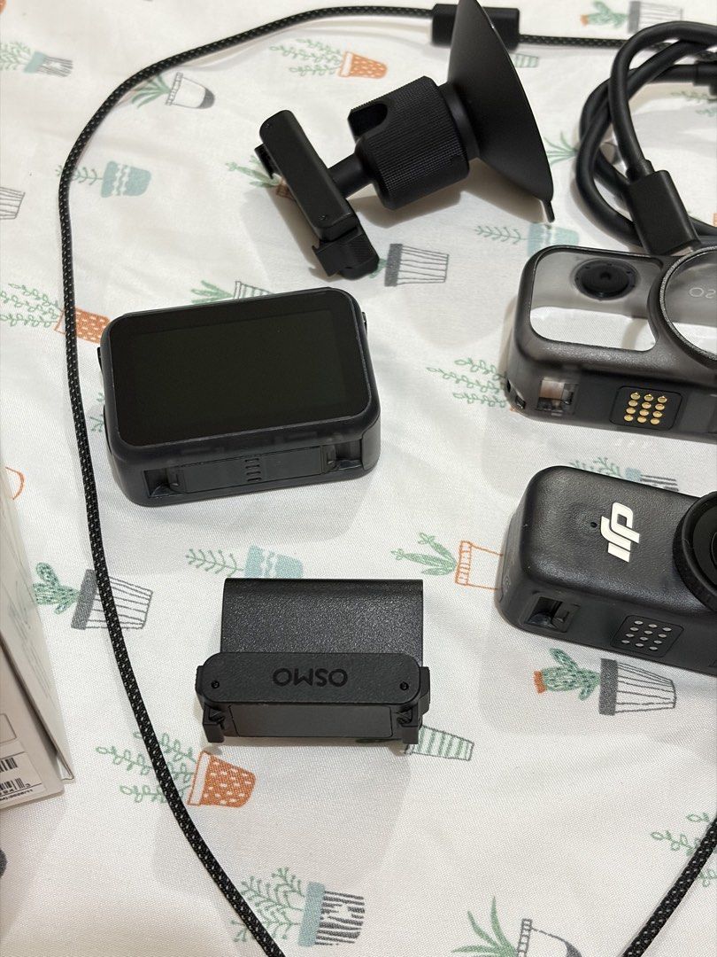 DJI Osmo Nano Standard Combo 128GB (Category: Video Cameras) located in Cavite. Submitted by crisman_ (Listing ID 1468648320, Image 3). Description: - Item: DJI Osmo Nano Standard Combo - Storage Capacity: 128GB - Condition: Like bew - Inclusions: Nano camera unit, multifunctional vision dock, protective case, magnetic lanyard, magnetic hat clip, dual-direction magnetic ball-joint adapter mount, and USB-C PD cable - Packaging: Complete with origi