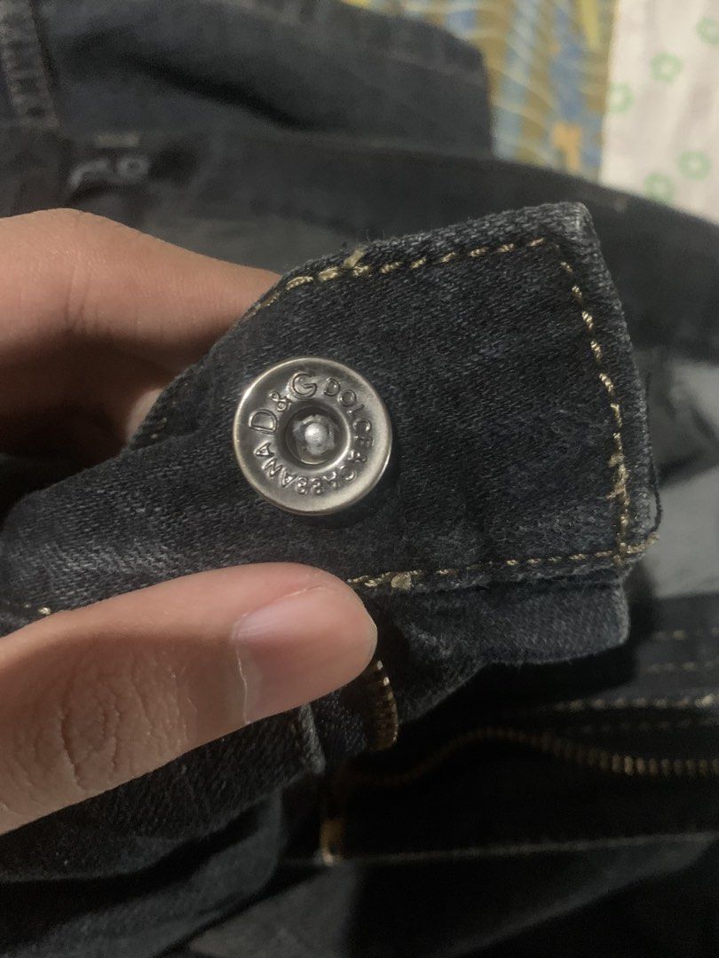 Dolce and gabanna (Category: Jeans) located in Naga. Submitted by jthrift19 (Listing ID 1468616988, Image 3). Description: DOLCE AND GABBANA Size 31-32x38x8 Nego .