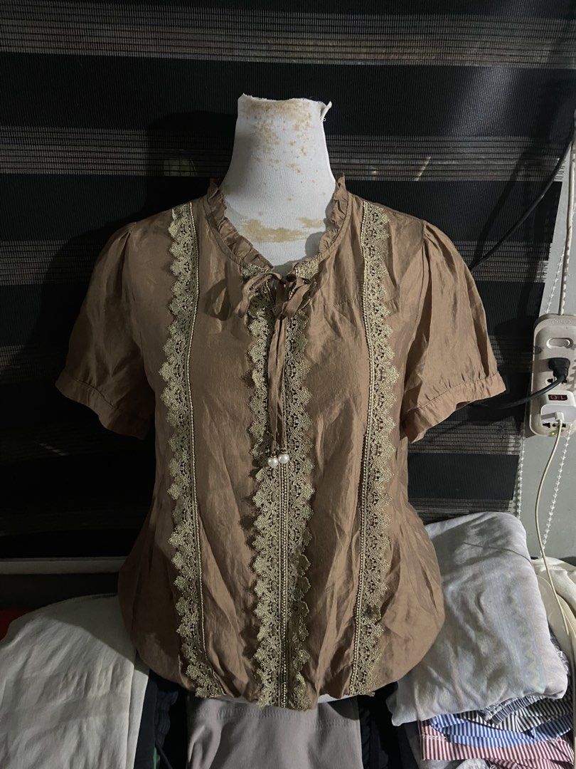 Doll Top Style (perfect for office) (Category: Blouses) located in Pasig City. Submitted by aeclosetco (Listing ID 1468586676, Image 1). Description: Can fit to: Medium -Semi XL 📍Santolan,Pasig City NO REFUND, NO EXCHANGE AND NO CANCELLATION MOP: GCASH Note: Shipping fee is not included.