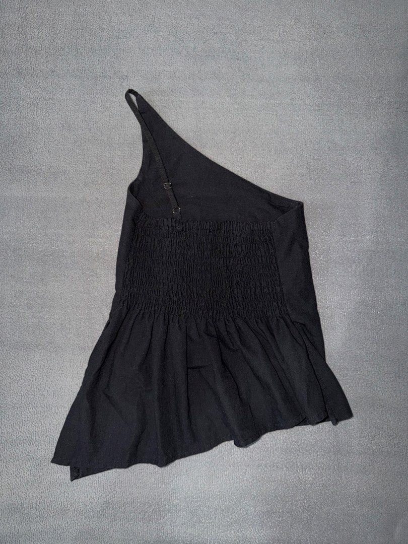 Dominique & Co Black One Shoulder Top (Category: Sleeveless) located in Quezon City. Submitted by spicycalimaki (Listing ID 1468614901, Image 2). Description: - fits XS-S frames - this design is not being sold anymore! - last price posted 🏷️ zara h&m mango uniqlo monki cotton on urban revivo bershka pull & bear love bonito editors market carino miu phia isa the label beyond collective.
