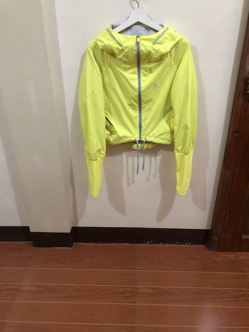 Domyos Jacket (Category: Coats, Jackets and Outerwear) located in Oas. Submitted by alithrifthunter (Listing ID 1468592784, Image 2). Description: .
