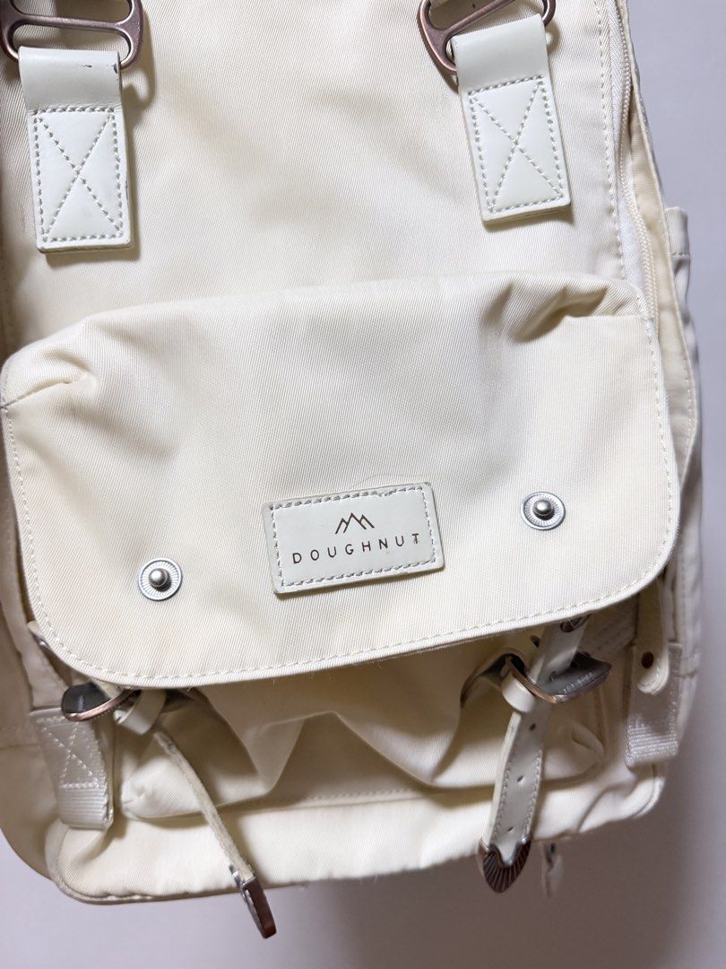 Doughnut backpack (Category: Backpacks) located in Manila. Submitted by rachelle1919 (Listing ID 1468667417, Image 2). Description: Bought at 5k each selling it for 1,500 each nalang .