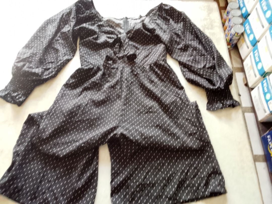Dress Jumpsuit US BNEWTAG (Category: Dresses) located in Los Banos. Submitted by mania-62906 (Listing ID 1468552206, Image 1). Description: BNEWTAG. US small size 6 polka dots pattern.