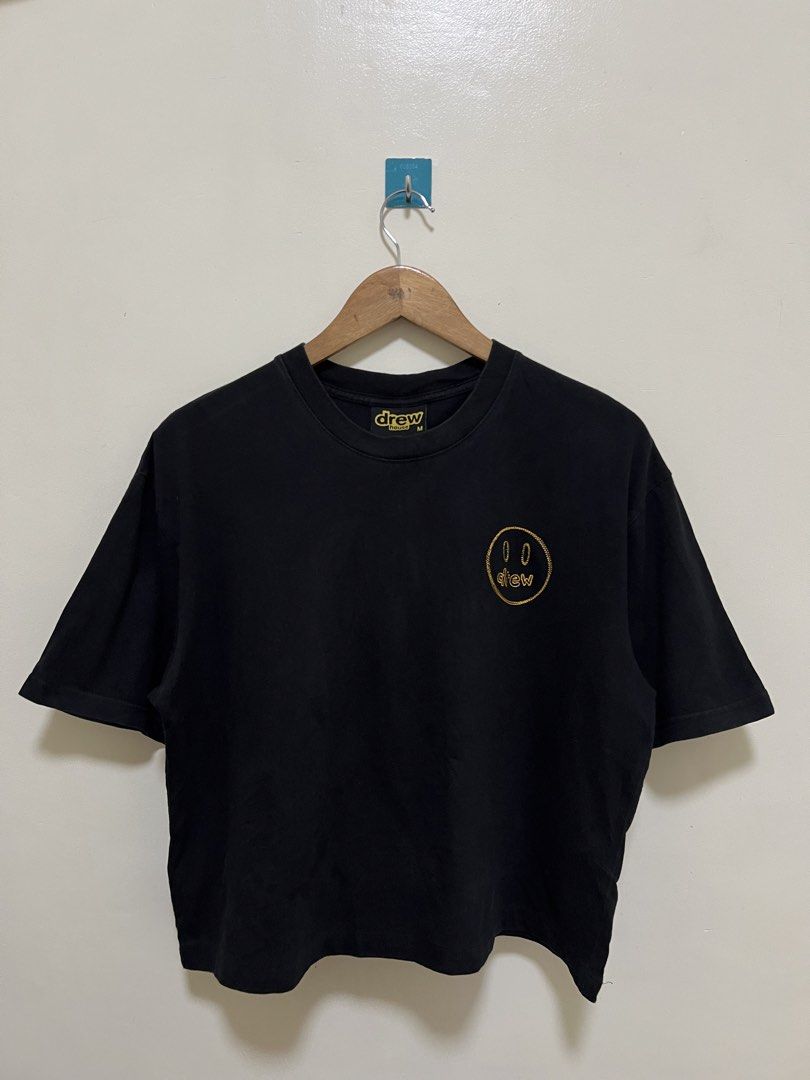 Drew Black Crop Tee (Category: Shirts) located in Manila. Submitted by thriftpoint99 (Listing ID 1468641853, Image 1). Description: 22x22 No issue Excellent condition.