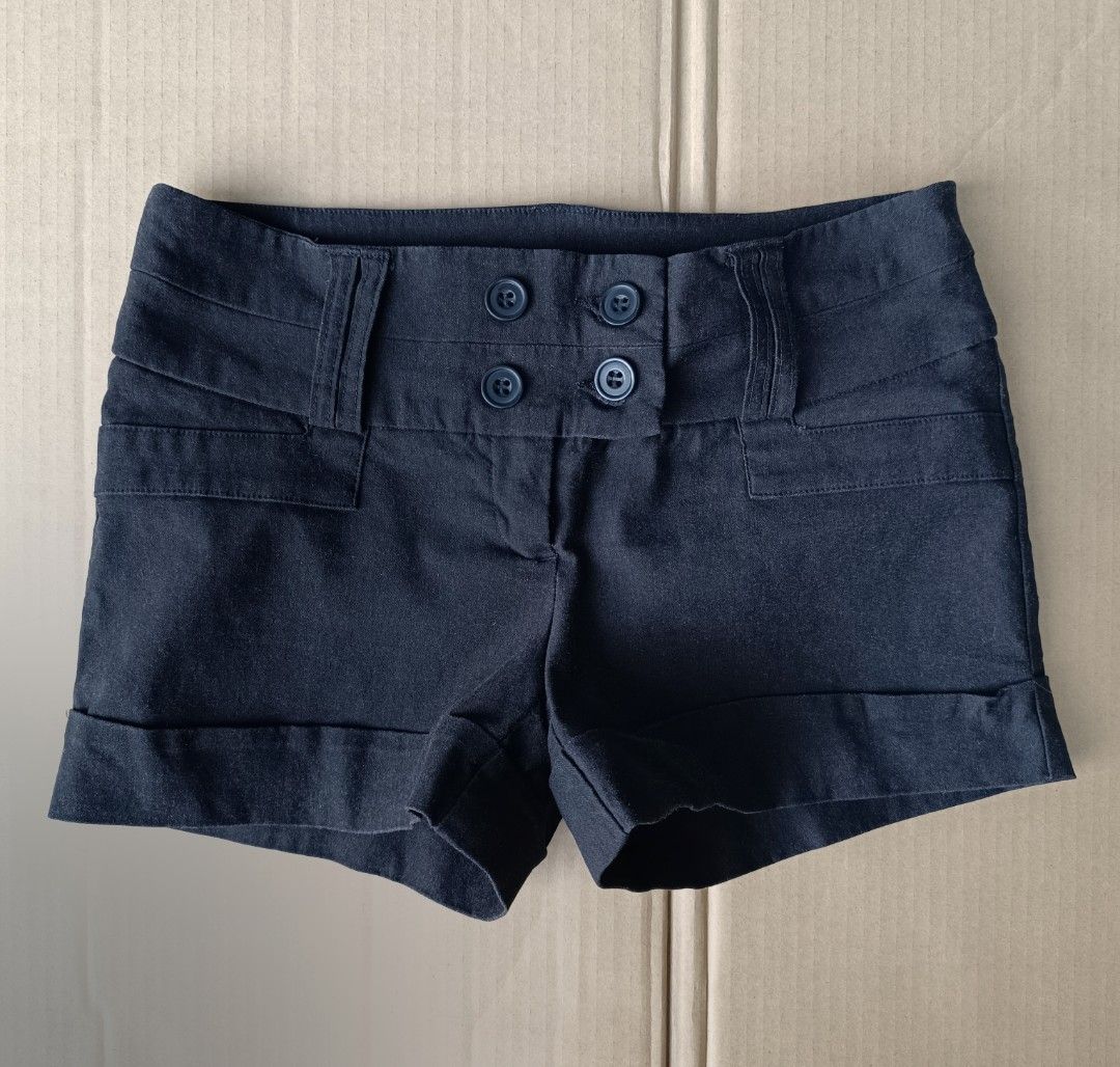 DYNAMITE Clothing Womens Cuffed Leg Buttoned Short (Category: Shorts) located in Bacoor. Submitted by nineties_kid (Listing ID 1468553613, Image 2). Description: <==• DYNAMITE Clothing Womens Cuffed Leg Buttoned Short Size: Small Waist size: 28 inches Short length: 10 inches ______________ ▶LBC Cash on Pick-up (C.O.P) Offer nation-wide delivery, as long as there is an LBC branch near your area. ▶LBC C.O.D (Cash on Delivery) ▶Lalamove ▶J&T Regular