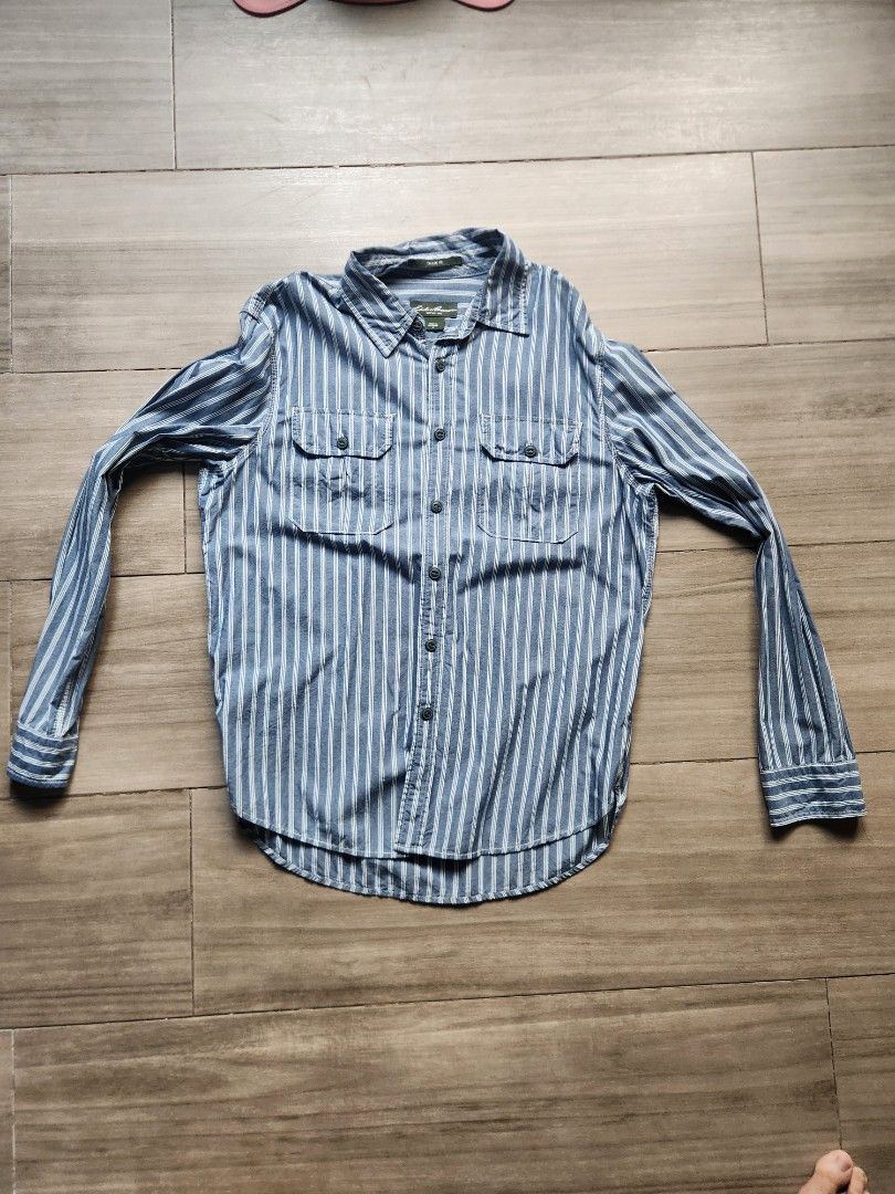 Eddie Bauer Oversized Shirt Jacket (Category: Tshirts & Polo Shirts ) located in Quezon City. Submitted by zero_two_seven (Listing ID 1468568974, Image 1). Description: - Brand: Eddie Bauer - Color: Bluish Gray - Size: M (Oversized) - 30 Front L 32 Back L x 22 W - Condition: 8/10 - Minimal Usage - Color may differ from the photos - Shipping fee is shouldered by the buyer.