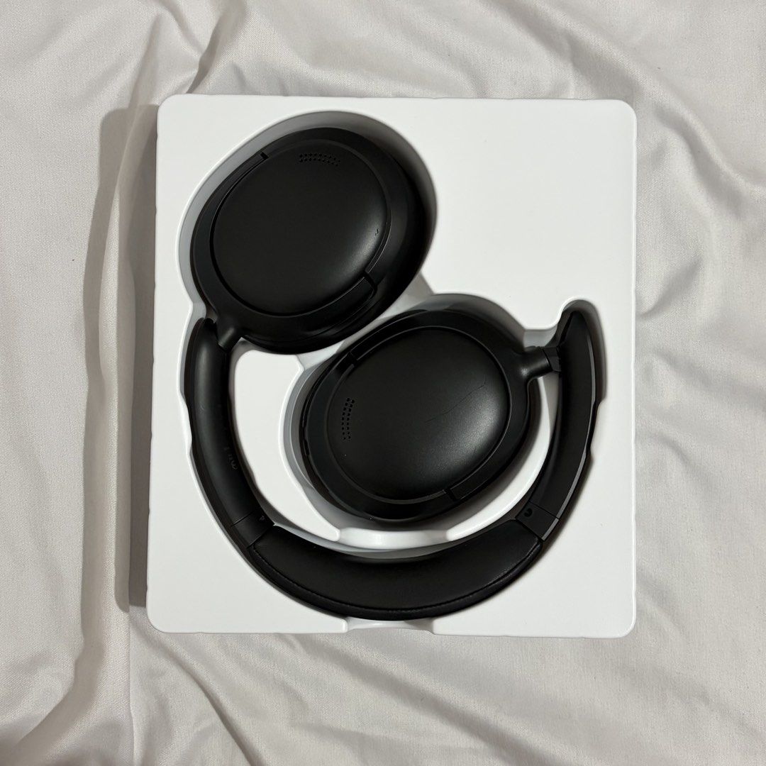 Edifier W800BT Pro Wireless Headphones (Category: Headphones & Headsets) located in Quezon City. Submitted by teragramzednetlig (Listing ID 1468668626, Image 1). Description: Comes with the box and complete inclusions. No issues with the sound. Has cosmetic flaws (see the third photo). I’m selling the item because I’m upgrading to wireless earbuds. MOP: BDO Bank Transfer MOD: Shipping will be handled by the buyer; I prefer SDD. For any questions 