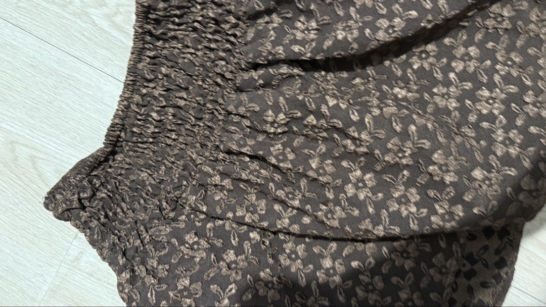 Embossed Design Tube Top (Category: Others Tops) located in Quezon City. Submitted by dinesaur (Listing ID 1468696432, Image 2). Description: Up to large .