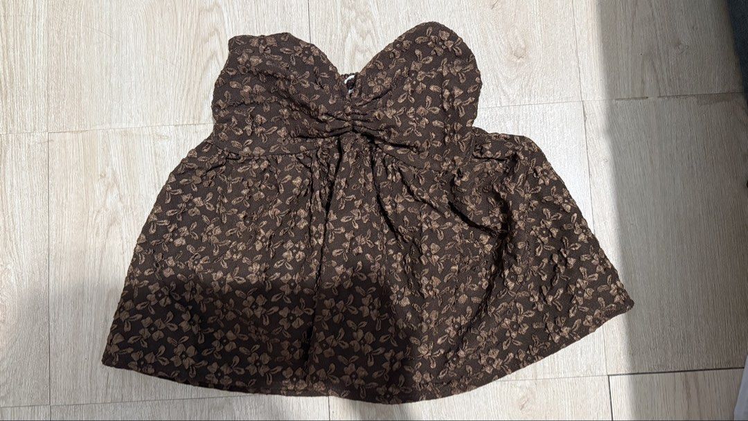 Embossed Design Tube Top (Category: Others Tops) located in Quezon City. Submitted by dinesaur (Listing ID 1468696432, Image 1). Description: Up to large .