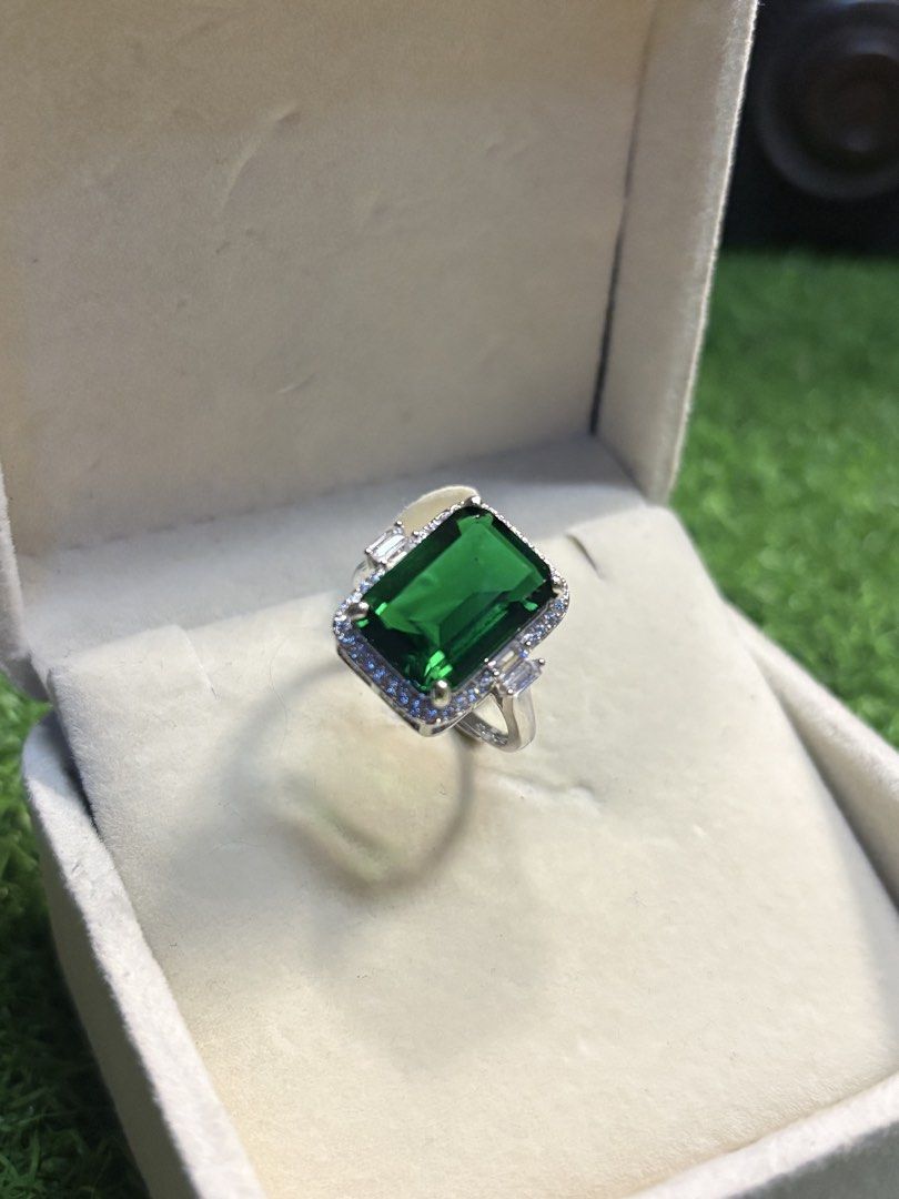 Emerald gemstone ring (Category: Rings) located in Davao. Submitted by emmanuelchuamellorin23 (Listing ID 1468668058, Image 1). Description: 💚emerald ring gemstone 6ct Size7 adjustable Markings 925 Rodium/ Platinum over copper based metal Tarnish resistant with extra care Message me directly📩.