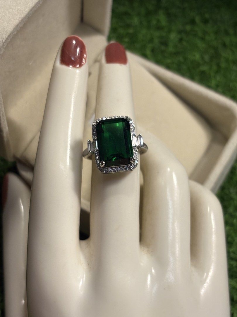 Emerald gemstone ring (Category: Rings) located in Davao. Submitted by emmanuelchuamellorin23 (Listing ID 1468668058, Image 3). Description: 💚emerald ring gemstone 6ct Size7 adjustable Markings 925 Rodium/ Platinum over copper based metal Tarnish resistant with extra care Message me directly📩.