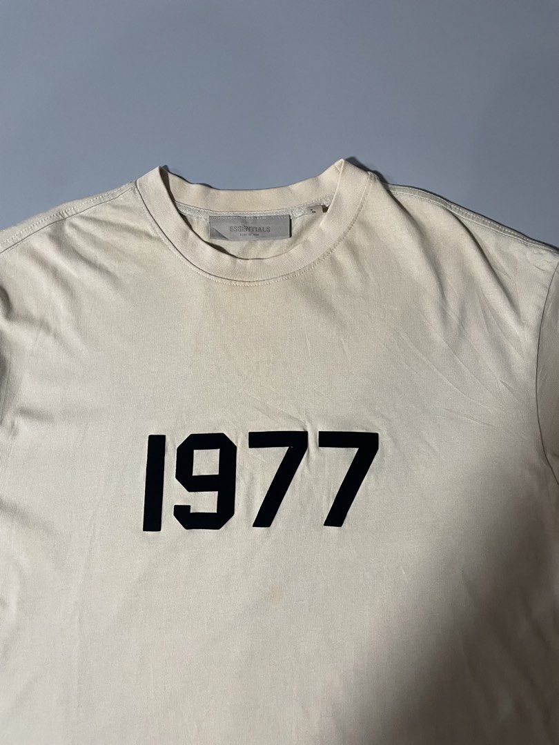 Essentials 1977 (Category: Tshirts & Polo Shirts ) located in Leyte. Submitted by vincentjohn3 (Listing ID 1468682463, Image 2). Description: Essentials 1977 Large Width 21 Length: 27 issue: Minimal dirt/ Need wash Good as newCondition Color Rate: 9.8/10 .
