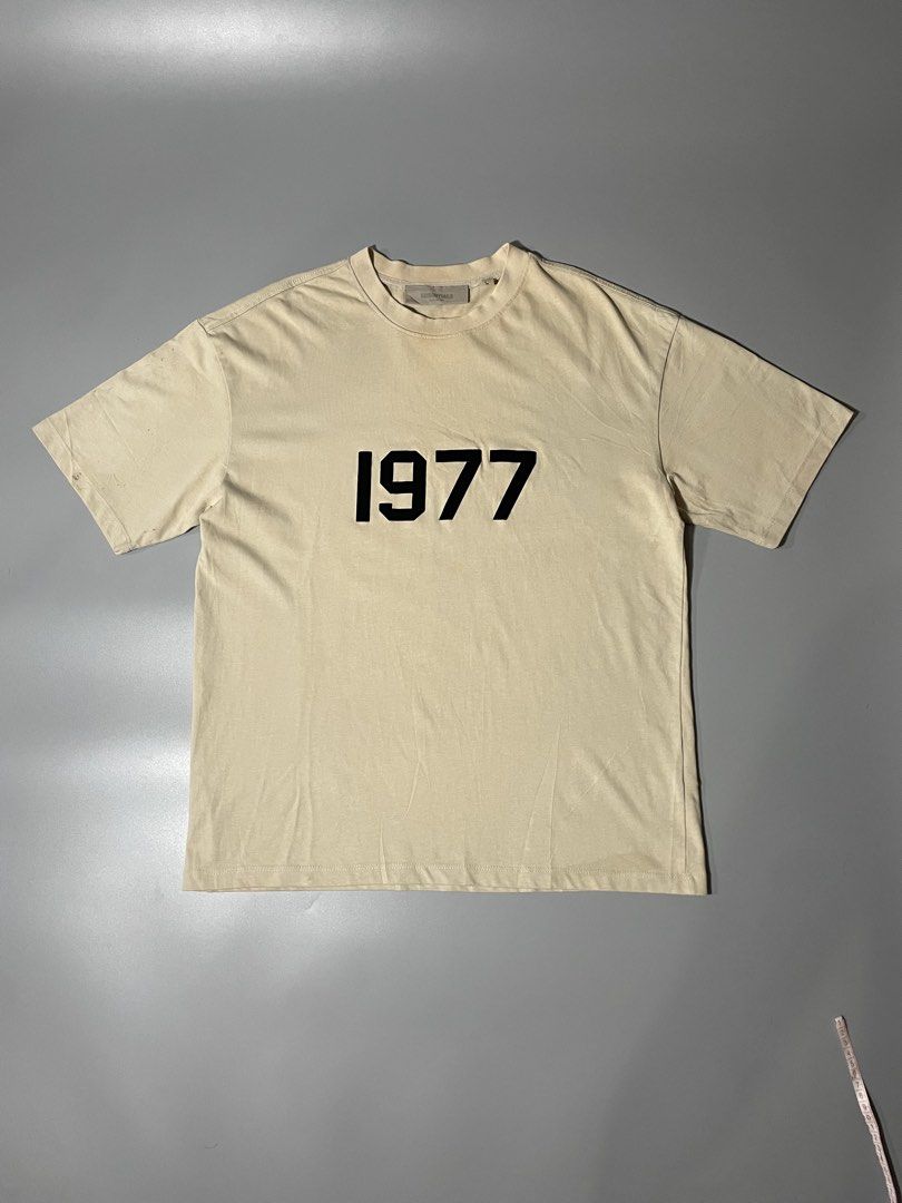 Essentials 1977 (Category: Tshirts & Polo Shirts ) located in Leyte. Submitted by vincentjohn3 (Listing ID 1468682463, Image 1). Description: Essentials 1977 Large Width 21 Length: 27 issue: Minimal dirt/ Need wash Good as newCondition Color Rate: 9.8/10 .