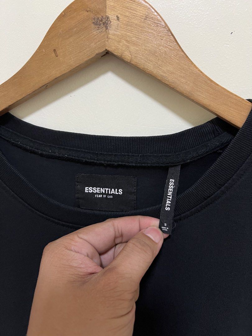 Essentials Black Reflectorized Print Shirt (Category: Tshirts & Polo Shirts ) located in Manila. Submitted by thriftpoint99 (Listing ID 1468643556, Image 3). Description: 22.5x25.5 Issue fade print sa letter “s” sa front design Excellent condition.