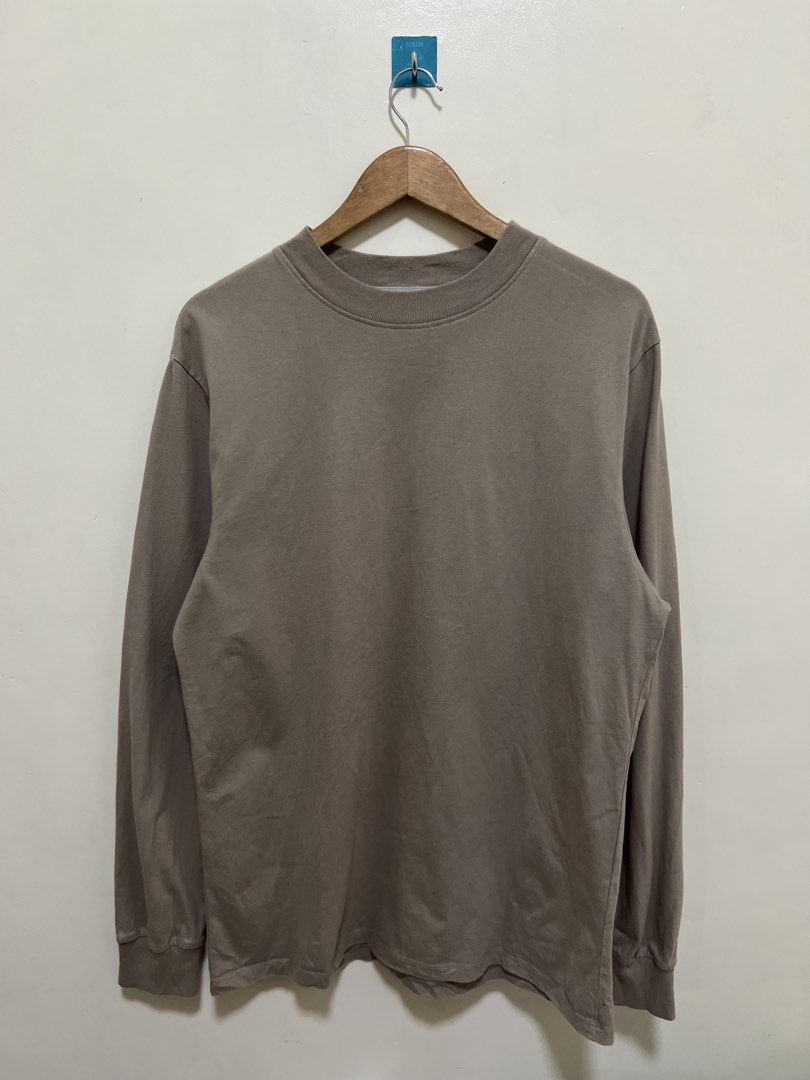 Essentials Brown Longsleeves (Category: Tshirts & Polo Shirts ) located in Manila. Submitted by thriftpoint99 (Listing ID 1468690817, Image 3). Description: 22.5x30 Issue hairline print Good condition.
