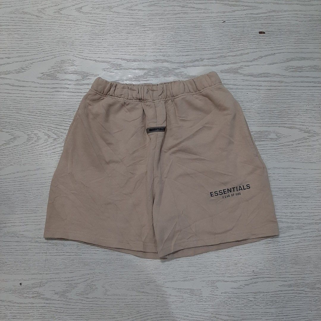 ESSENTIALS SWEATSHORT (Category: Shorts) located in San Carlos. Submitted by denzel999 (Listing ID 1468669734, Image 1). Description: LARGE EXCELLENT NONLACE.