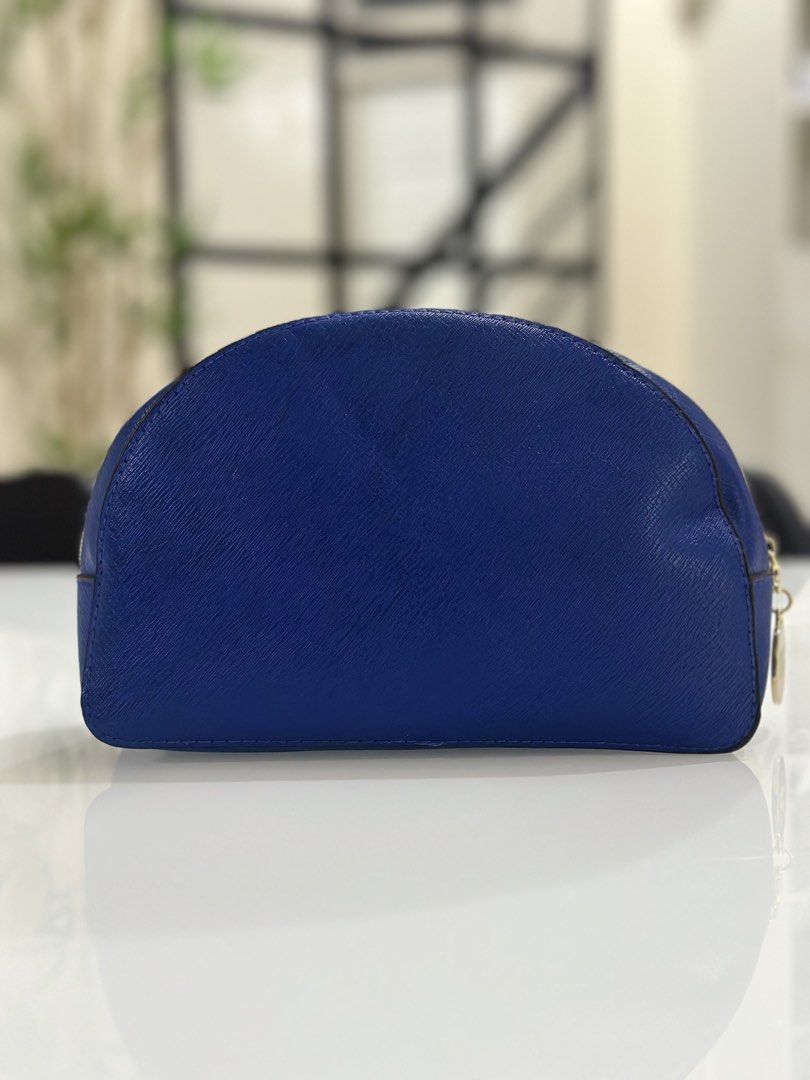 Estee Lauder (Category: Announcements) located in Panabo. Submitted by joyfulfindss (Listing ID 1468527995, Image 1). Description: Looks new/excellent Condition.