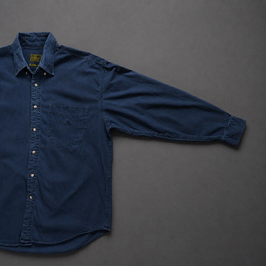 EVERGREEN LONG-SLEEVE POLO (Category: Tshirts & Polo Shirts ) located in Taguig. Submitted by clarrk95 (Listing ID 1468680047, Image 2). Description: Evergreen Long-Sleeve Polo Size: Large (tag) Length: 31inches Width: 24inches Sleeve: 19inches PRICE: ₱400 ONLY! ✅ very good condition ✅ add shipping fee ✅ ignoring LP inquiry Shipping: Lalamove | J&T | LBC Location: Taguig📍 Payment: Gcash | Bank | Cash FB: THRFT IG: thrft_25 DM for more detailed p