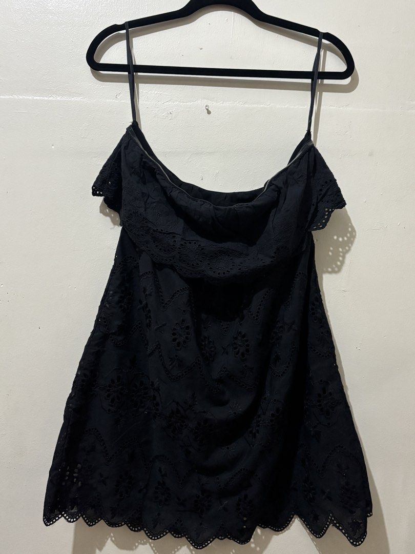 Eyelet mini tube dress (Category: Dresses) located in Manila. Submitted by _grxymacs (Listing ID 1468659778, Image 1). Description: .