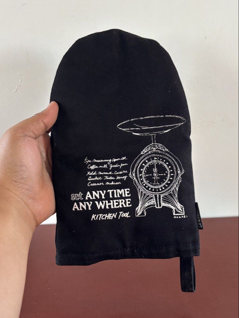 Fabric Oven Mitt/Pot Holder (Category: Other Kitchen Appliances) located in Cavite. Submitted by nanangonlineshop (Listing ID 1468566732, Image 1). Description: 📌 Fabric Oven Mitt/Pot Holder 🏷️ P25 ⚠️ POLICY: ❌ NO COD ✅ AS IS, WHERE IS ✅ FIRST PAY BASIS ✅ MINE NOW, PAY NOW ✅ 3-DAYS HOLD ONLY. UNPAID RESERVATIONS ARE VOIDED. 📍 Location: Cavite 👉 WE SHIP NATIONWIDE (LUZON, VISAYAS & MINDANAO) ✅ MOP: Bank Transfer (BPI) & GCash ✅ Shipping Courie