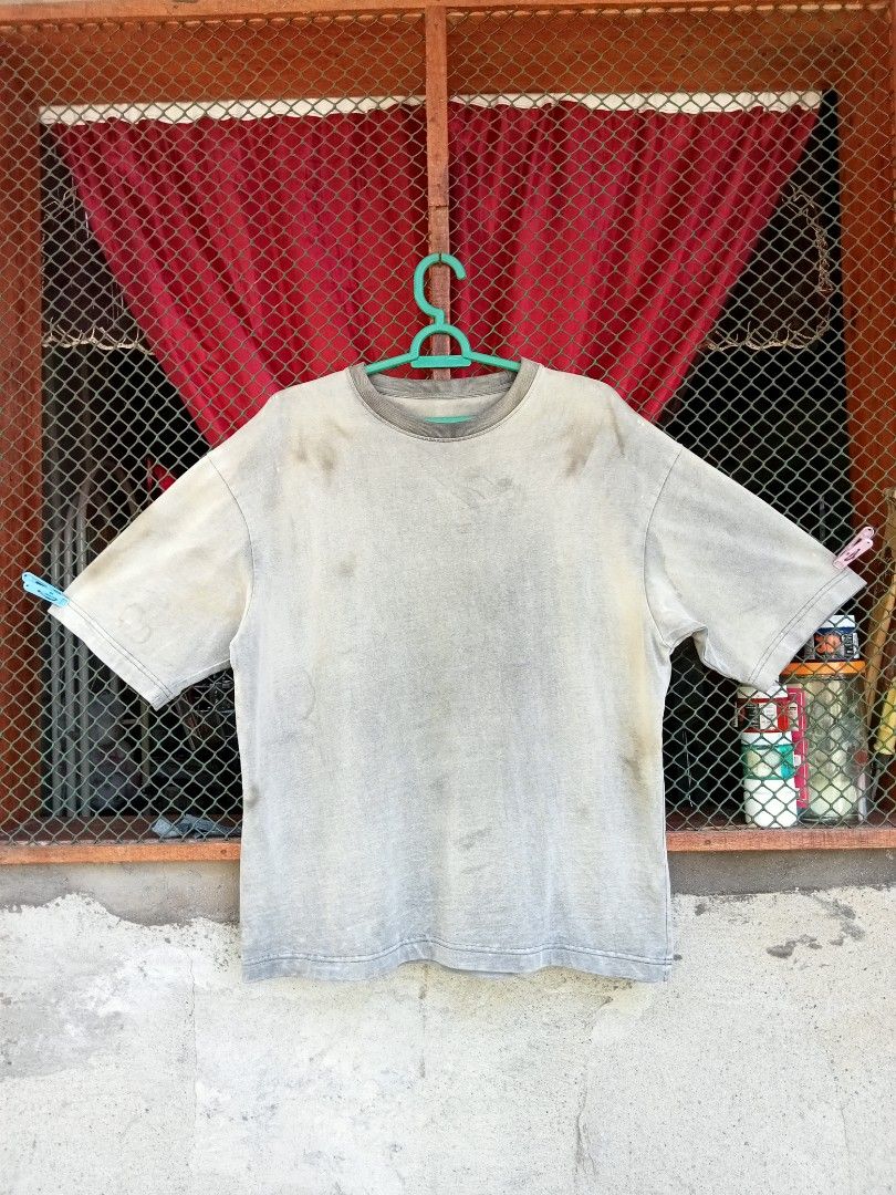 Faded Blank Smoked Black Tee (Category: Tshirts & Polo Shirts ) located in Cabadbaran. Submitted by reizen_ace051823 (Listing ID 1467001709, Image 2). Description: - good condition - faded, stain/black stain - size medium on tag - dimes L27 / W22.5-23 - model 5'9 / 78kg.