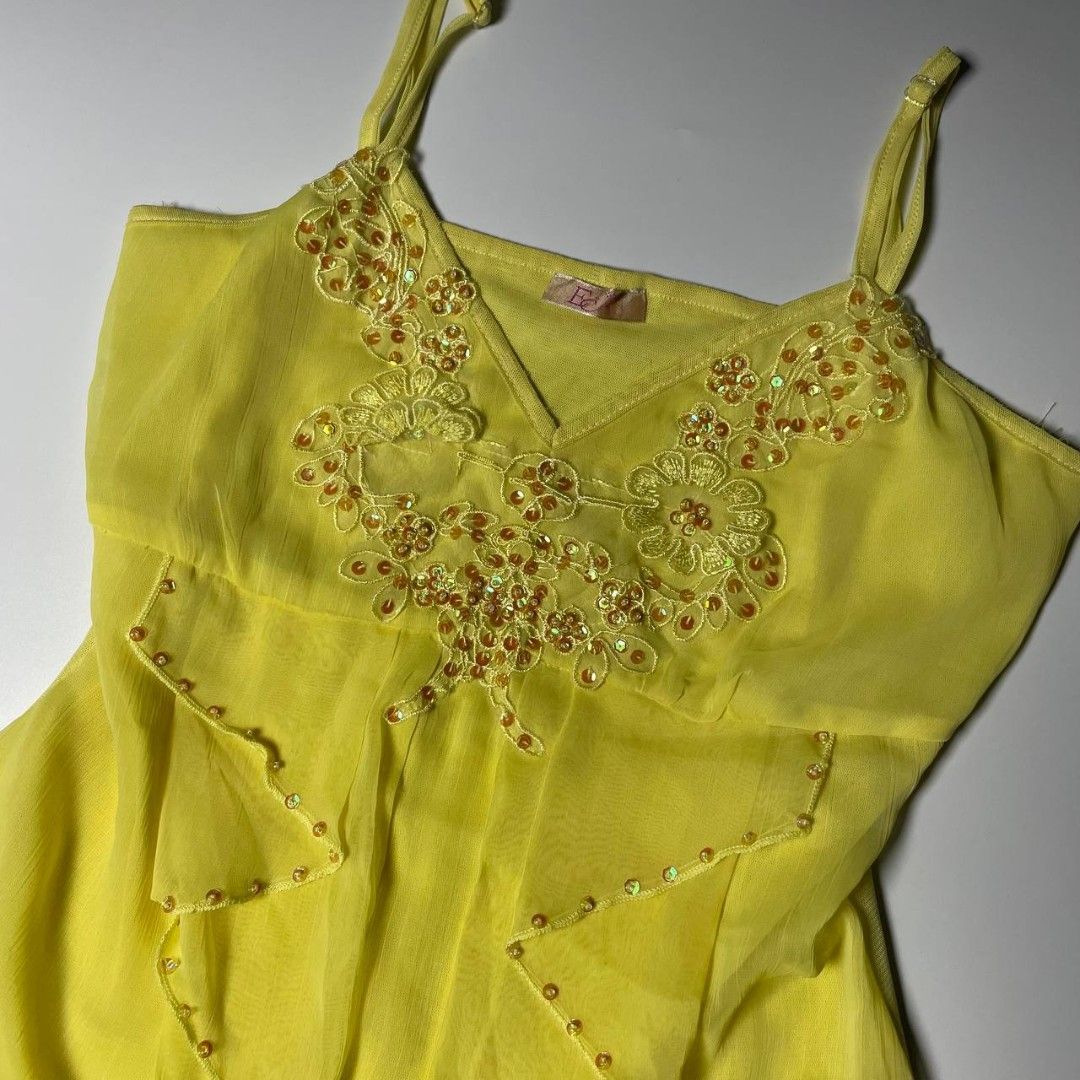 Fairy top (Category: Sleeveless) located in Davao. Submitted by archives_co. (Listing ID 1468671559, Image 2). Description: Good condition No issue.