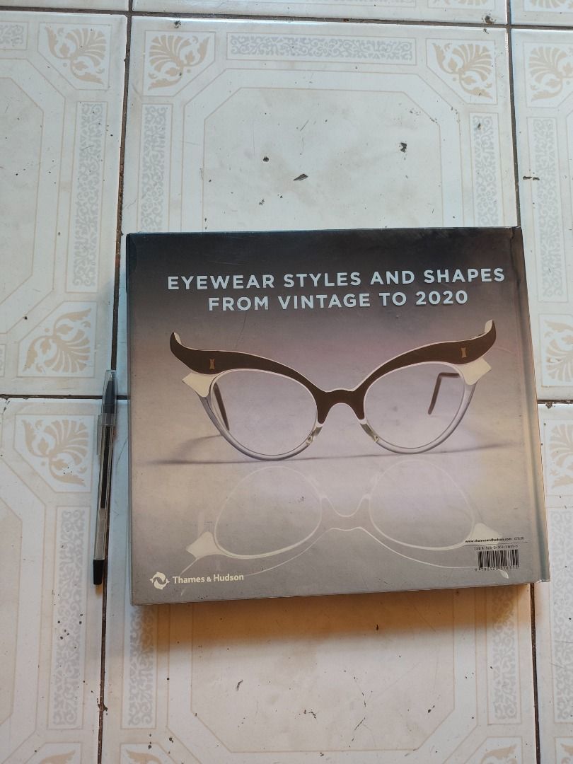 Fashion Spectacles Book (Category: Textbooks) located in Pasay City. Submitted by denimdude.ph (Listing ID 1468583842, Image 2). Description: new, i did not read this.