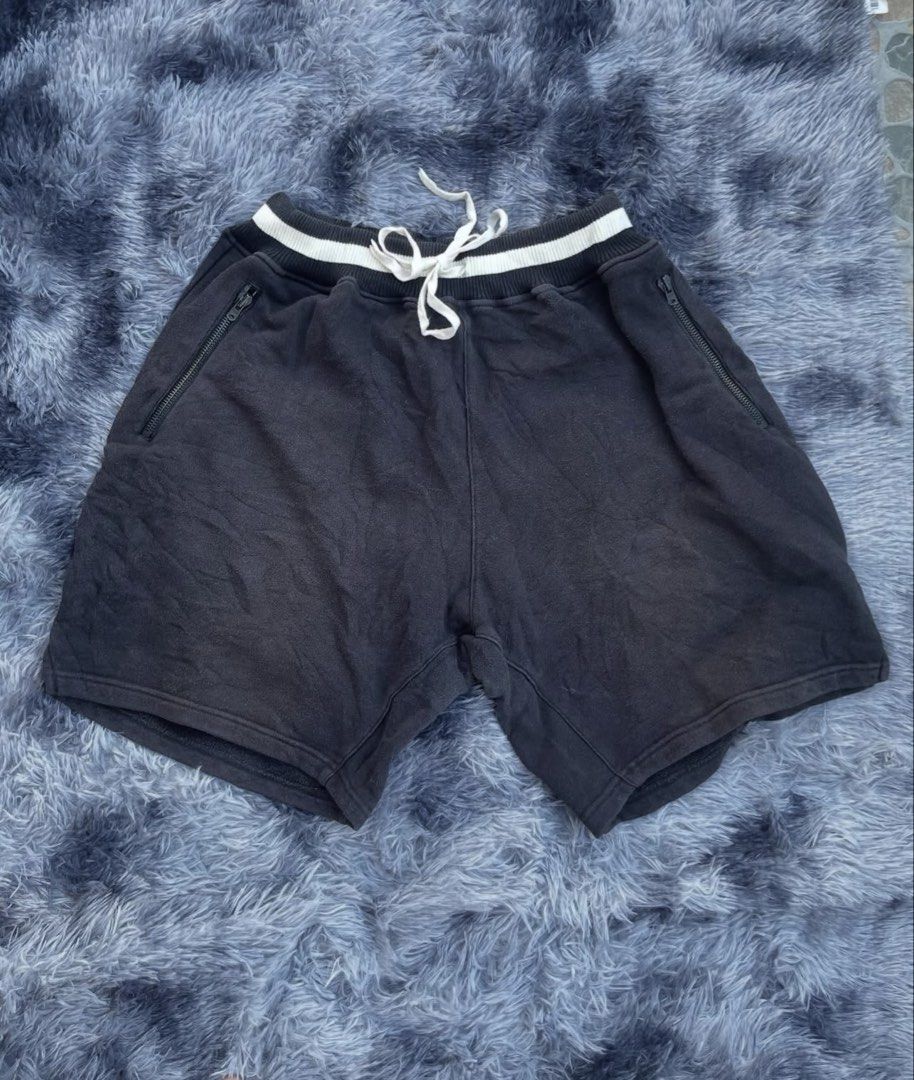Fear of God shorts (Category: Shorts) located in San Jacinto. Submitted by clothcartelph (Listing ID 1468562082, Image 1). Description: FEAR OF GOD SIZE: MEDIUM LEGHOLE: 13 WIDTH: 28-34 LENGTH: 19 ISSUE: light fading COLOR RATE: 8.7/10 CONDITION: EXCELLENT .