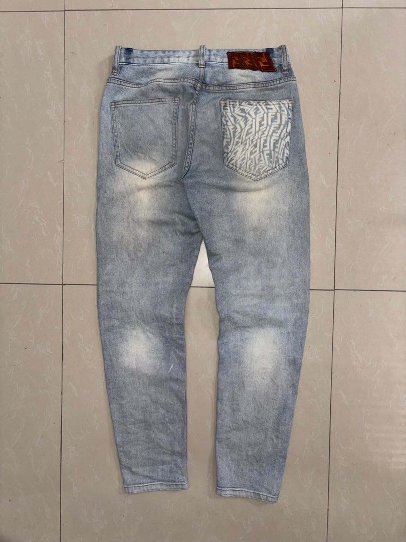 Fendi FF Pocket Logo Skinny (Category: Jeans) located in Lucena. Submitted by deniman (Listing ID 1468530303, Image 3). Description: Fendi FF Pocket Logo Skinny Size 30 Length 39 Hem 6 Dmë.