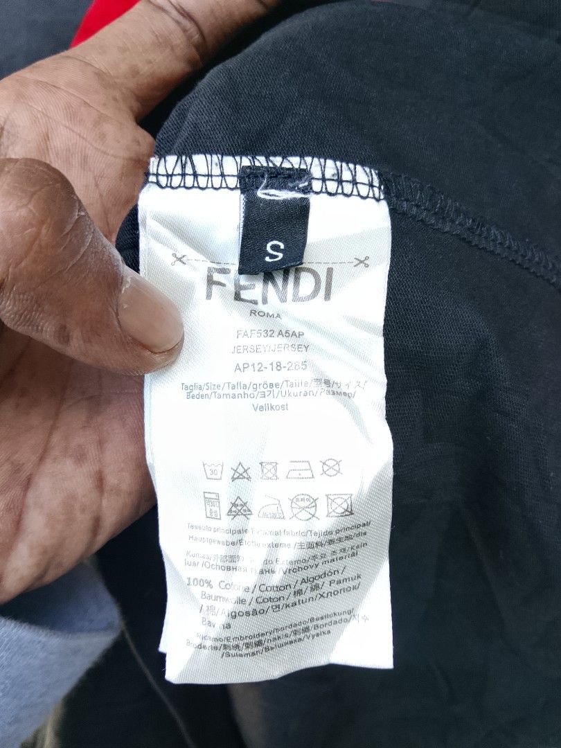 Fendi Karligraphy Strass / Script Logo T-Shirt (Category: Activewear) located in Bayombong. Submitted by jeffreybee (Listing ID 1468659422, Image 3). Description: good as new small fits medium 25.5 length 21 width.